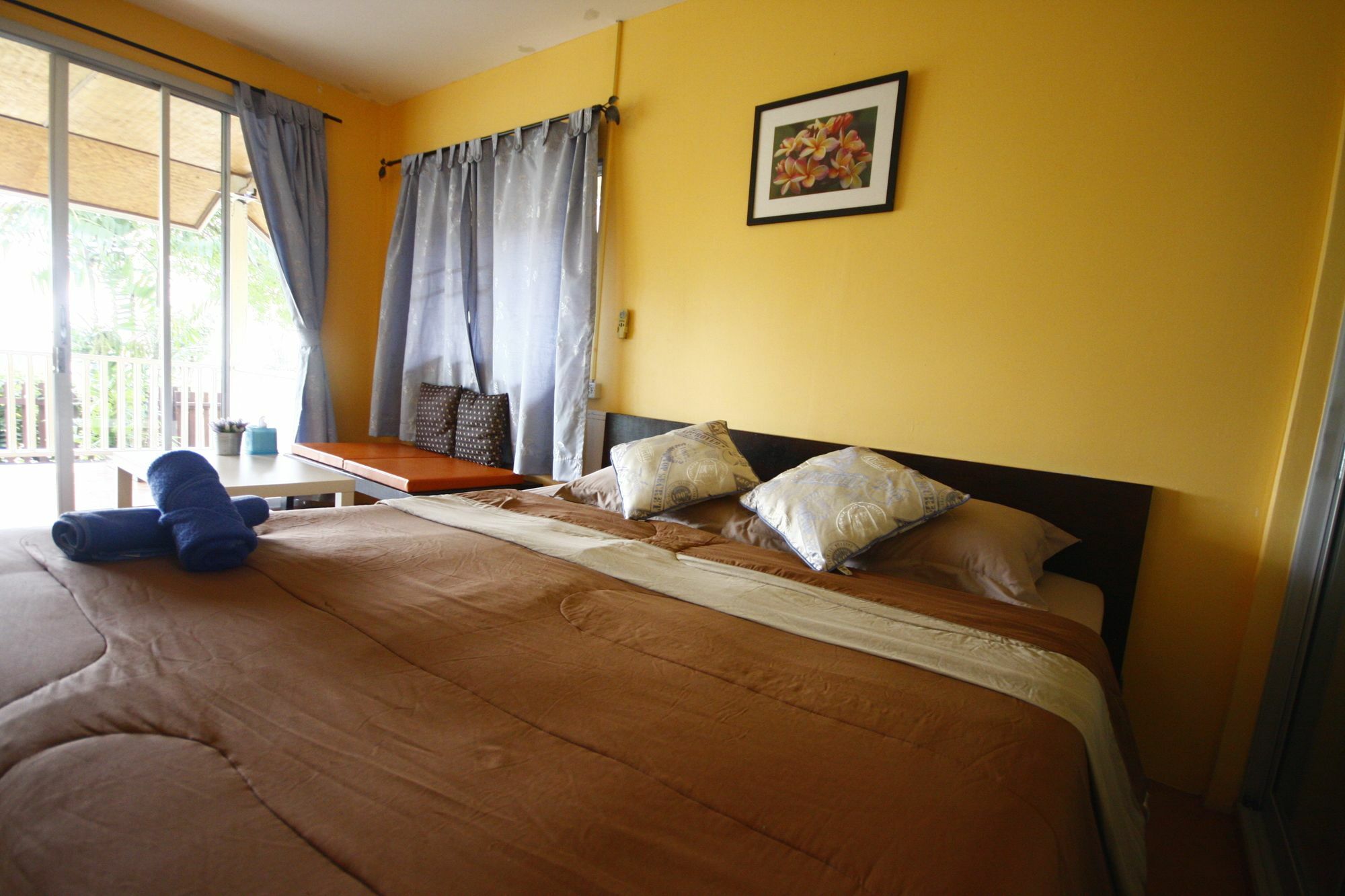 Insook Ko Larn Resort Экстерьер фото